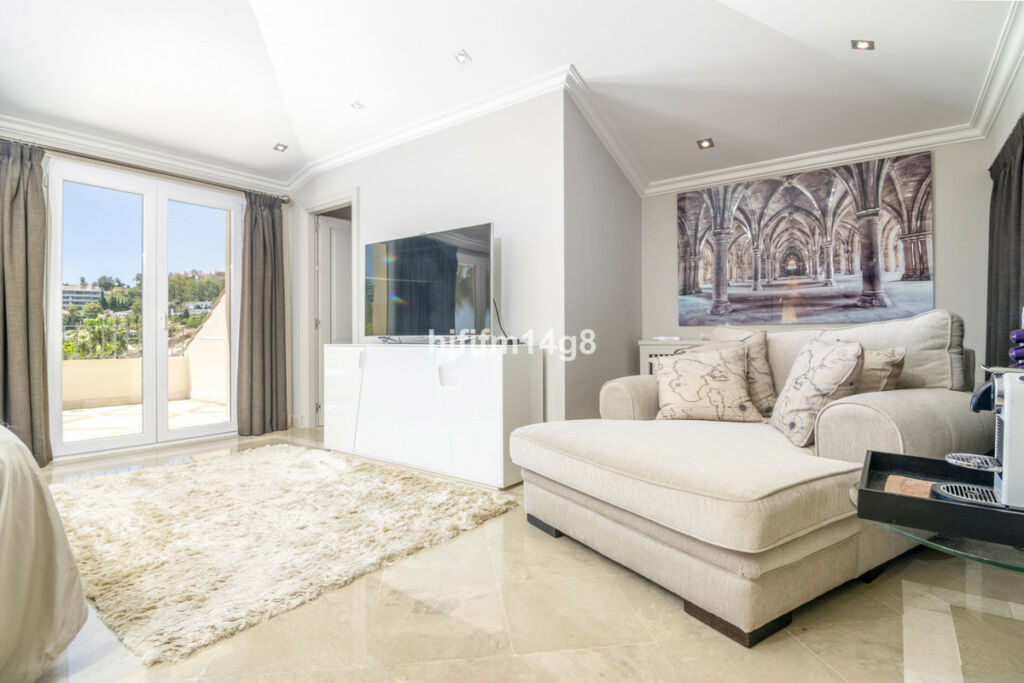Penthouse Duplex Nueva Andalucía Málaga - image 13