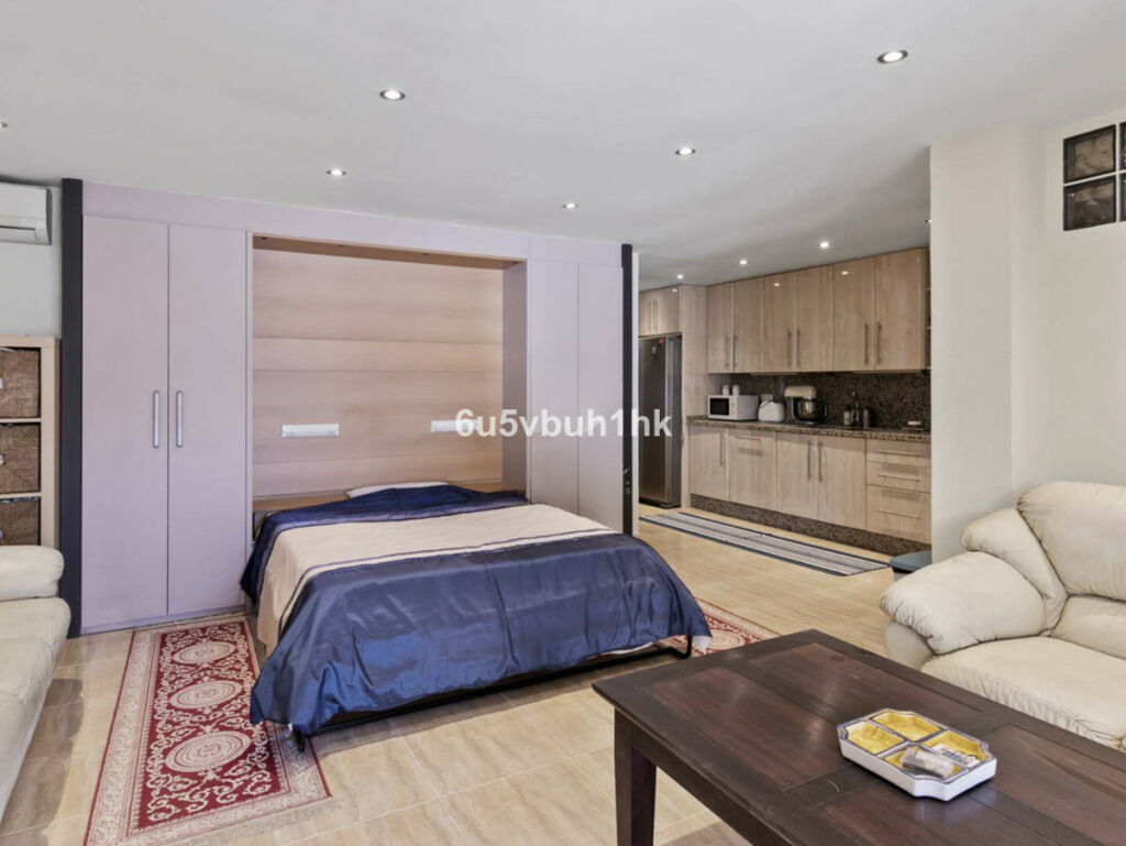 Townhouse El Paraiso Málaga - image 13