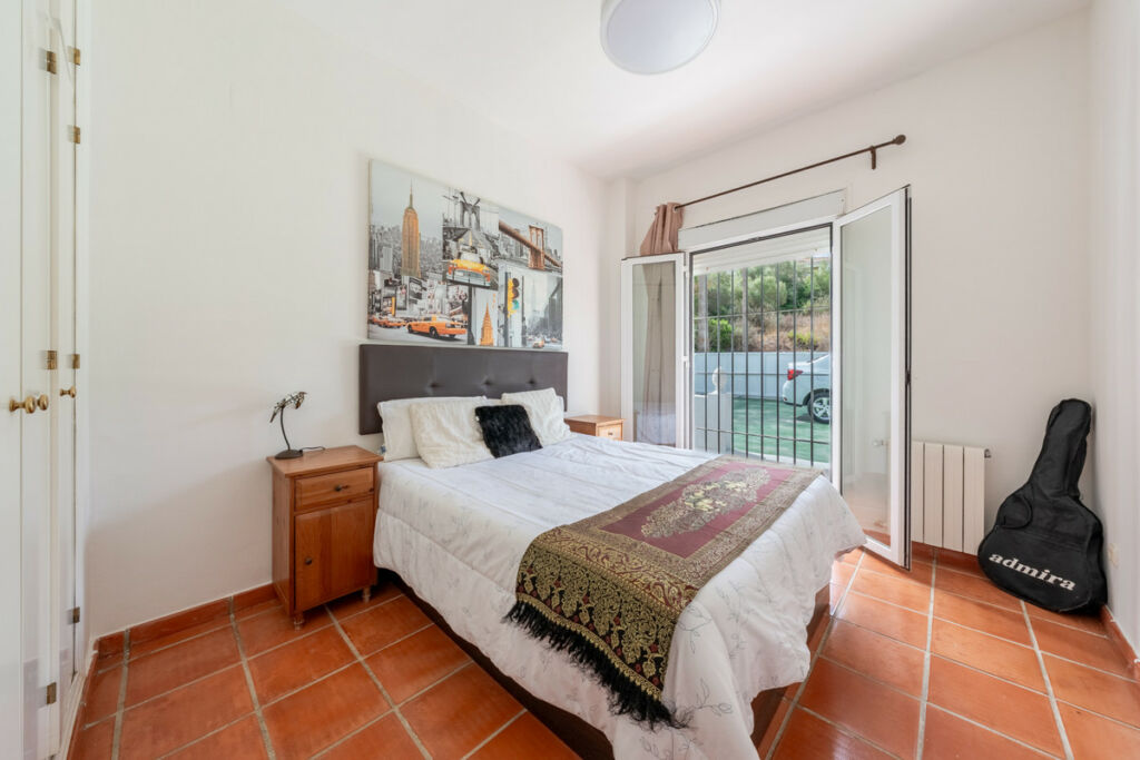Detached Villa Sotogrande Alto Cádiz - image 13