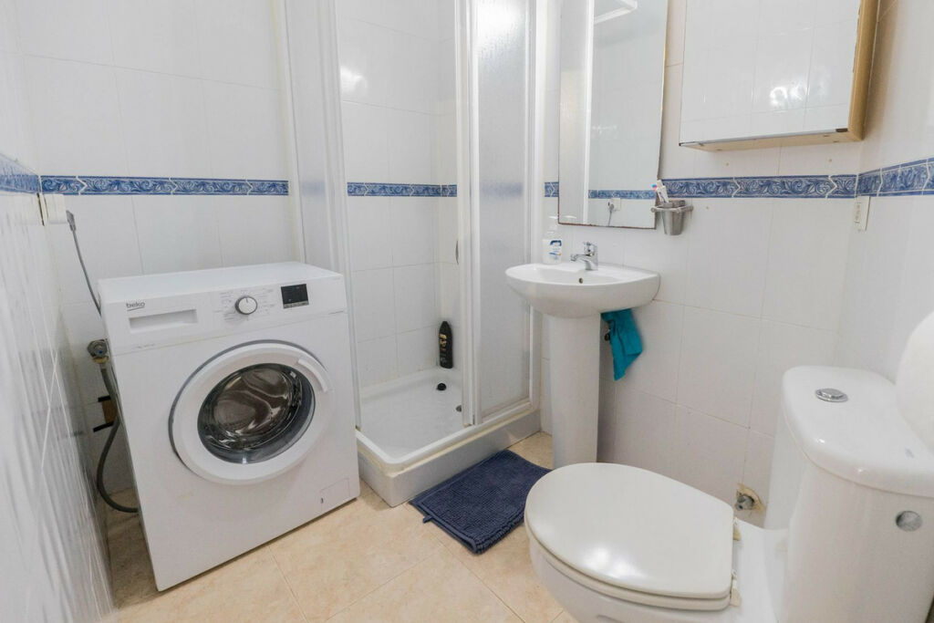 Middle Floor Apartment Calahonda Málaga - image 13