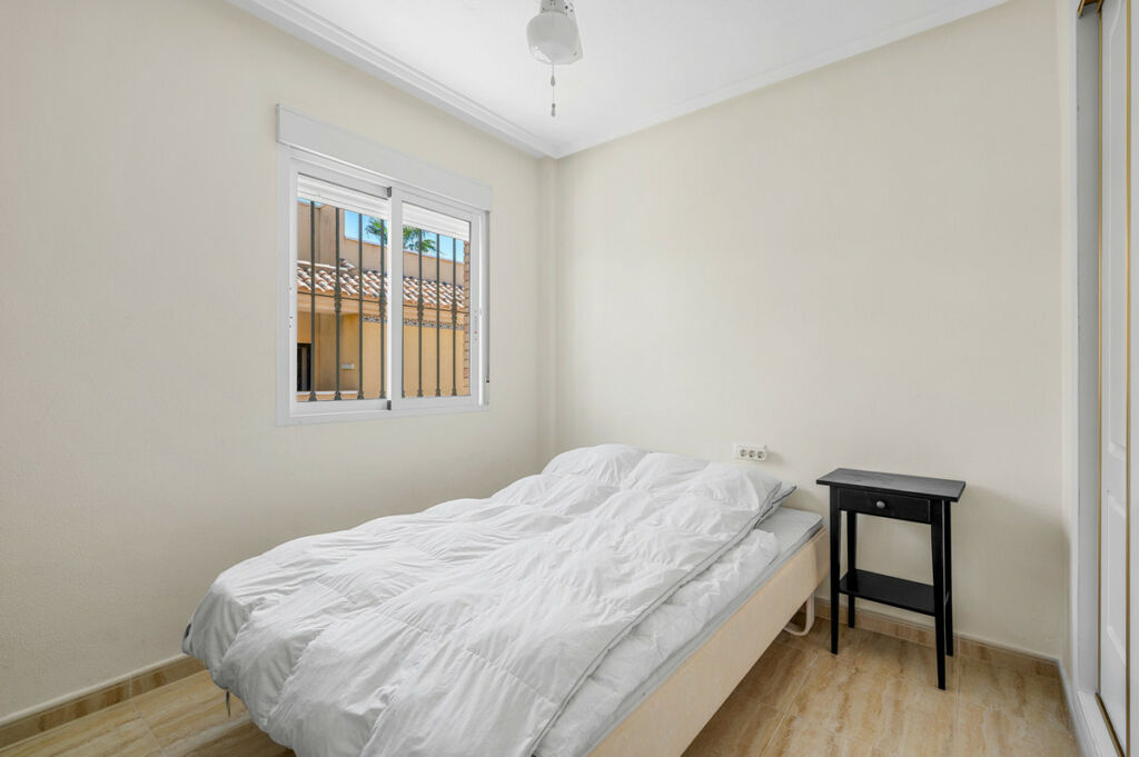 Penthouse Villamartin Alicante - image 13