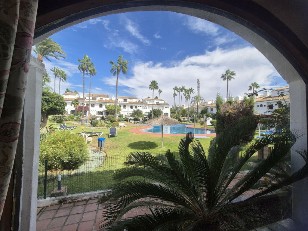 Townhouse Guadalmina Baja Málaga - image 13