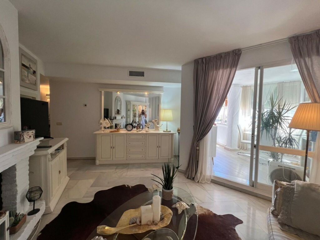 Middle Floor Apartment Benalmadena Málaga - image 13