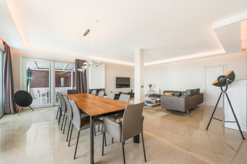 Detached Villa Nueva Andalucía Málaga - image 13
