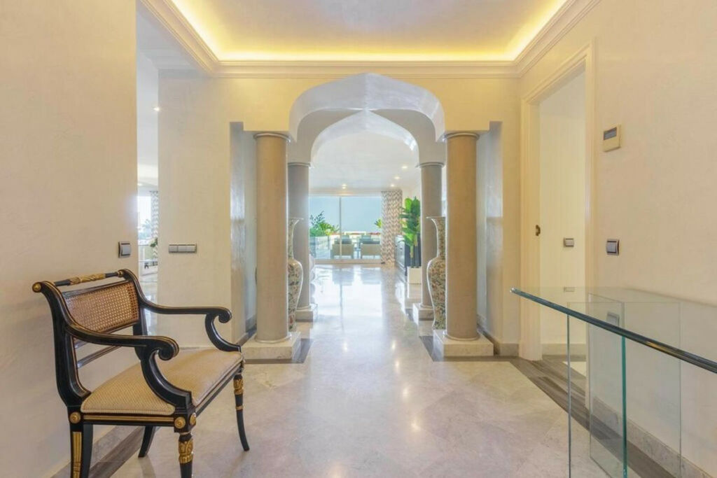 Middle Floor Apartment Puerto Banús Málaga - image 13