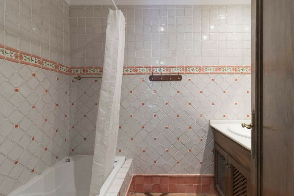 Detached Villa Fuengirola Málaga - image 13