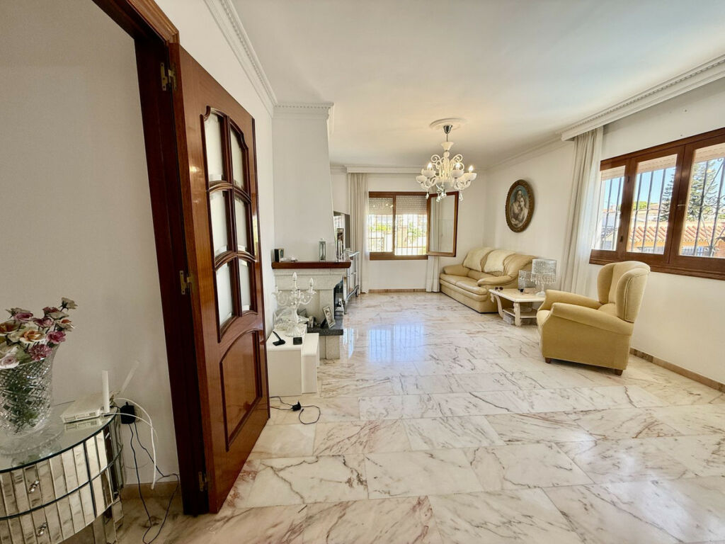 Detached Villa Benalmadena Málaga - image 13