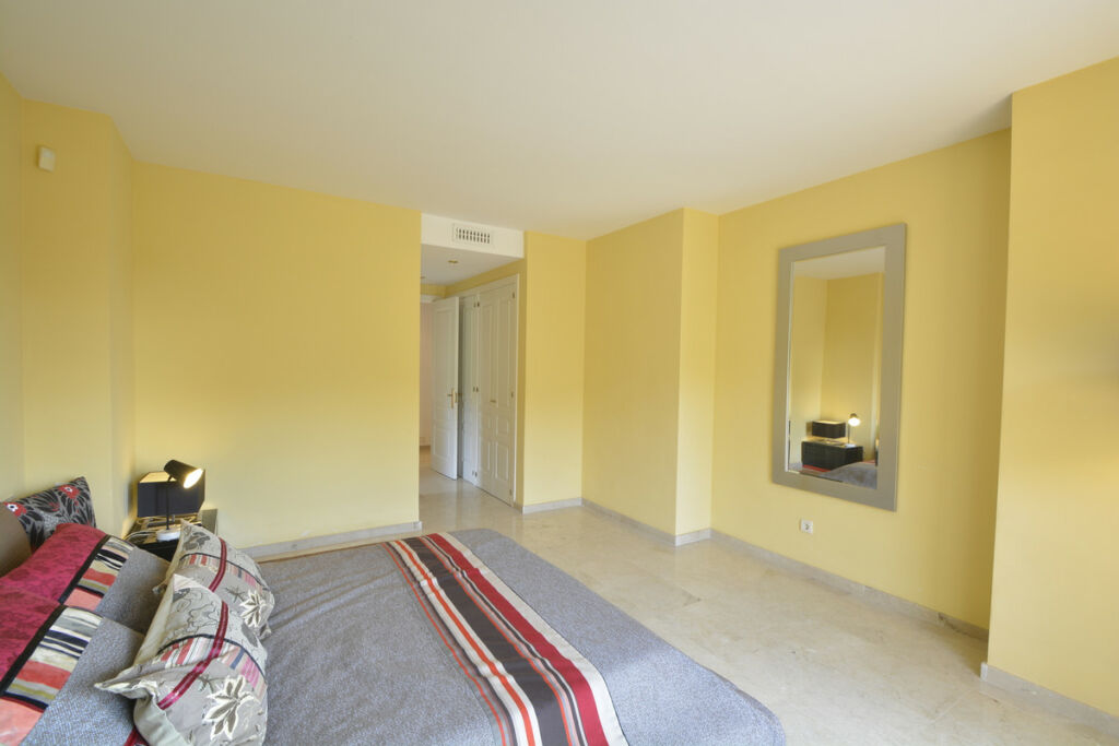 Middle Floor Apartment Elviria Málaga - image 13