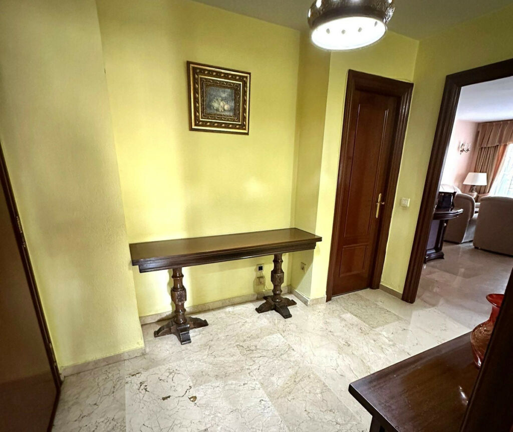 Middle Floor Apartment Benalmadena Málaga - image 16