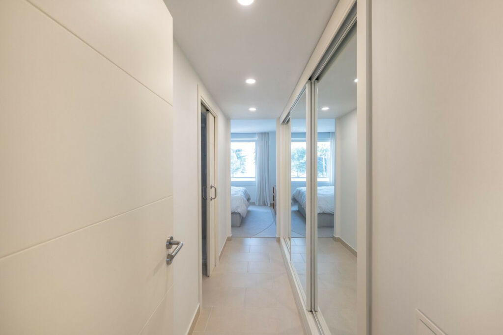 Middle Floor Apartment Estepona Málaga - image 13
