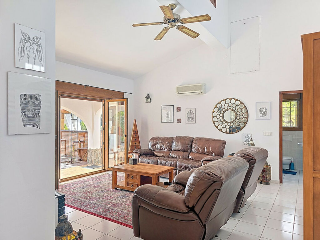 Detached Villa Cómpeta Málaga - image 13