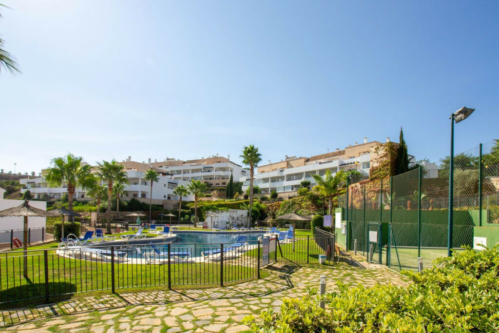 Middle Floor Apartment La Alcaidesa Cádiz - image 13