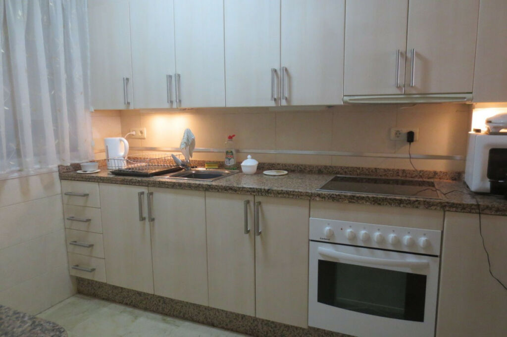 Middle Floor Apartment Fuengirola Málaga - image 13