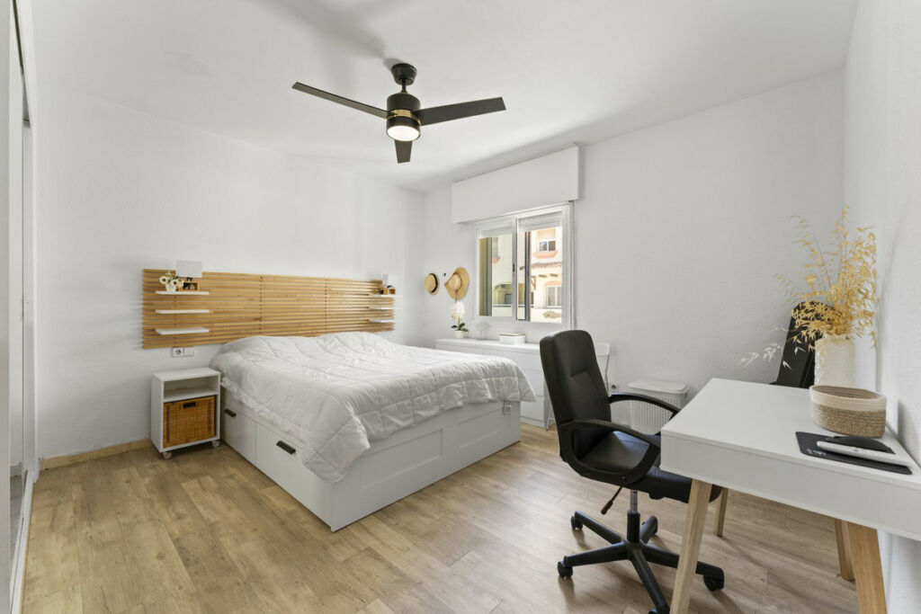 Top Floor Apartment Estepona Málaga - image 13