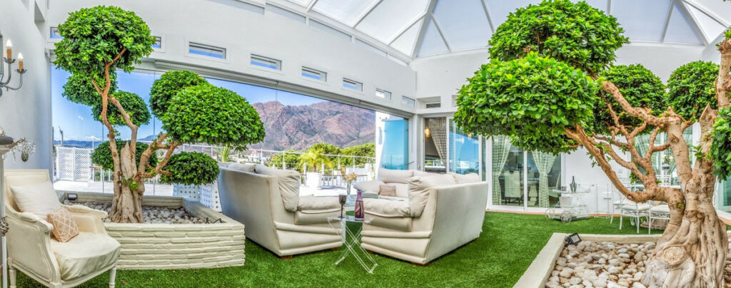 Detached Villa Estepona Málaga - image 13