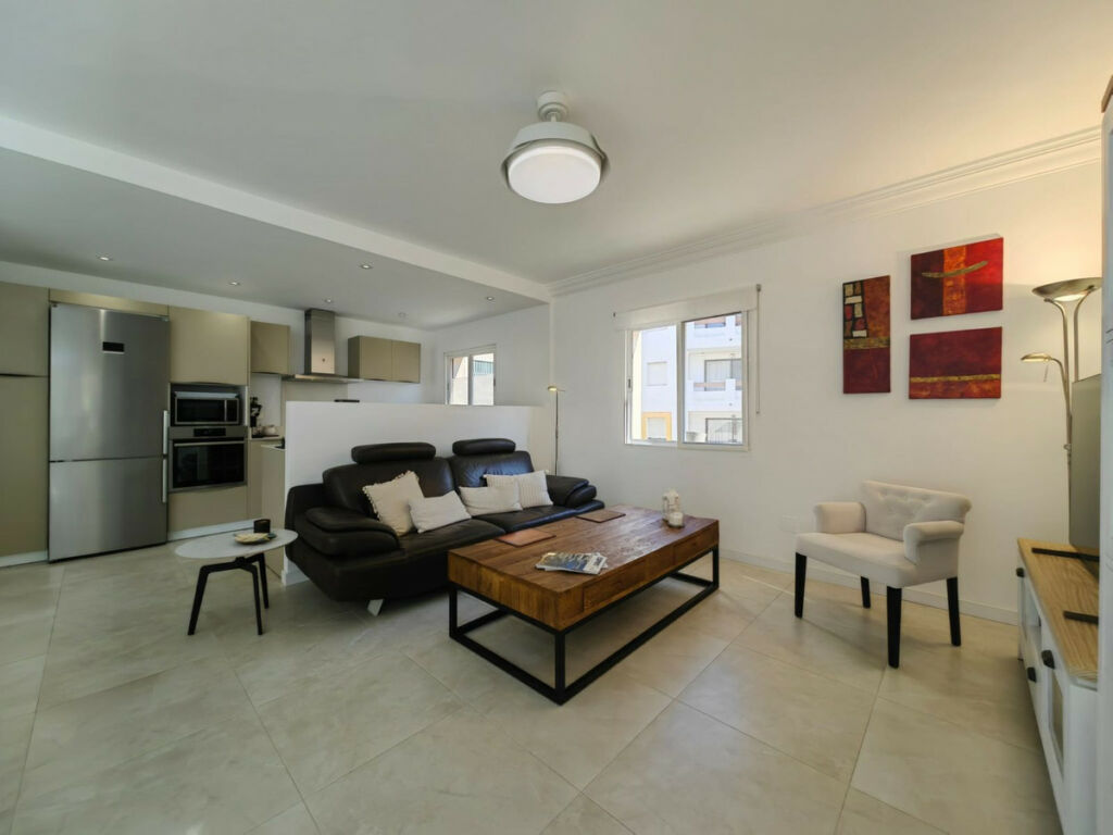 Middle Floor Apartment Estepona Málaga - image 13
