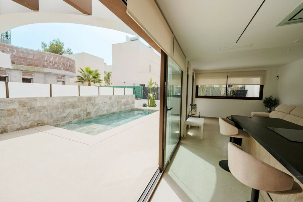 Detached Villa Almoradi Alicante - image 13
