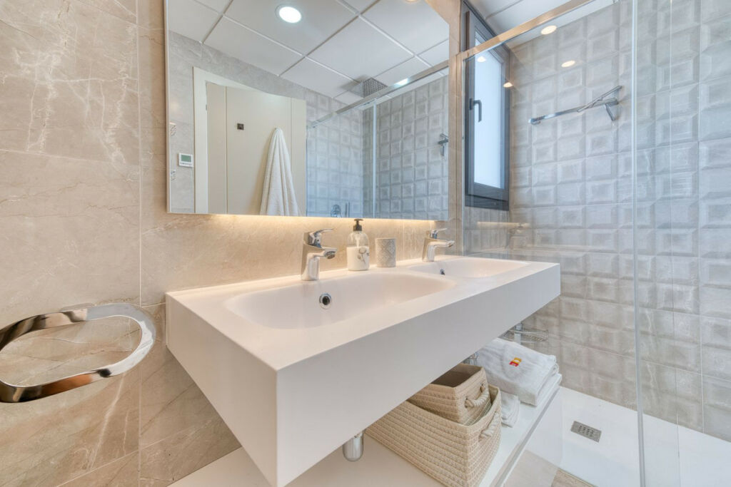 Penthouse Estepona Málaga - image 13