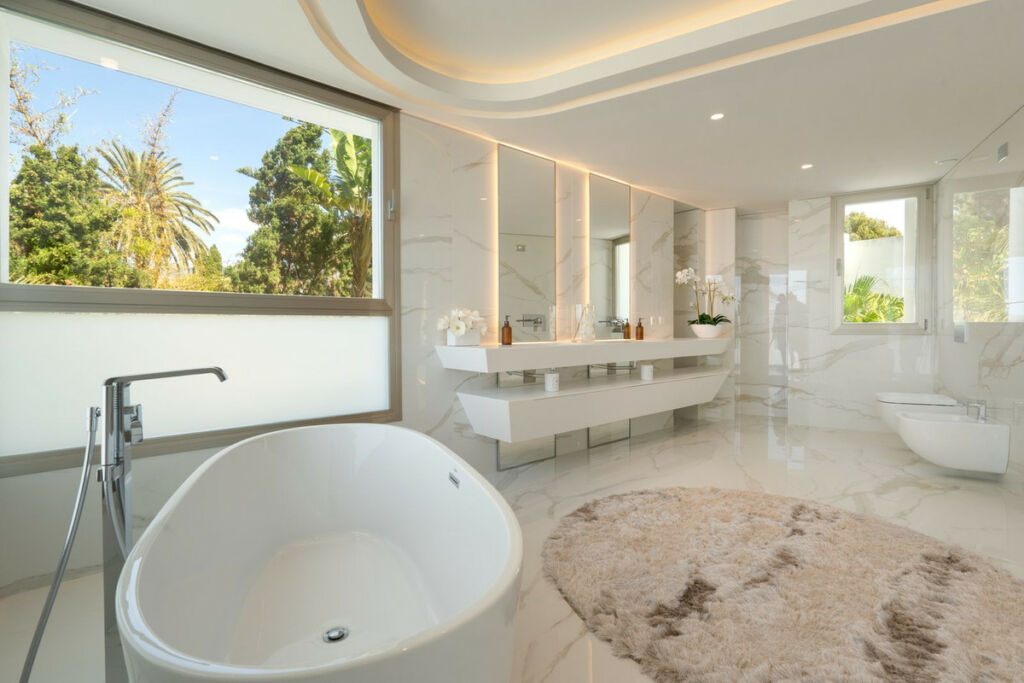 Detached Villa Los Monteros Málaga - image 13