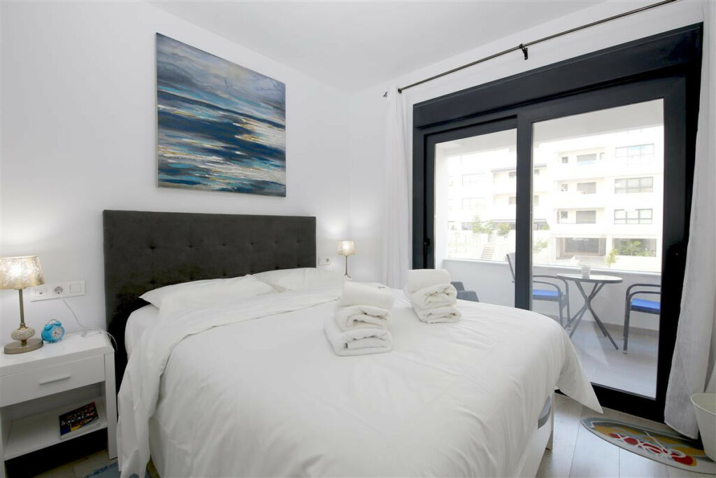 Middle Floor Apartment Estepona Málaga - image 13