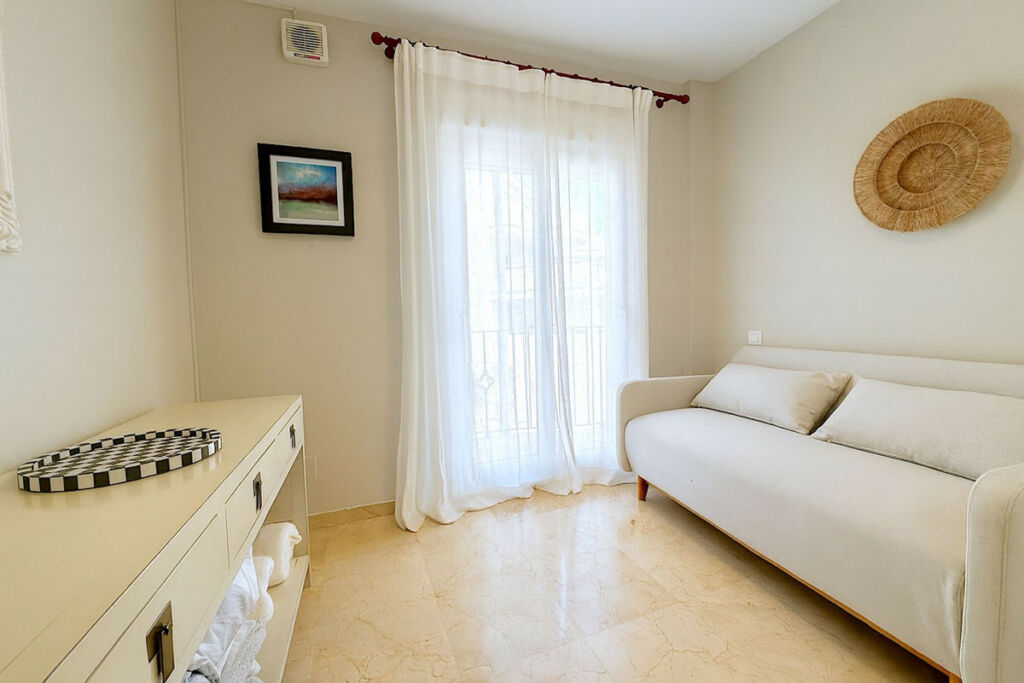 Townhouse Estepona Málaga - image 13