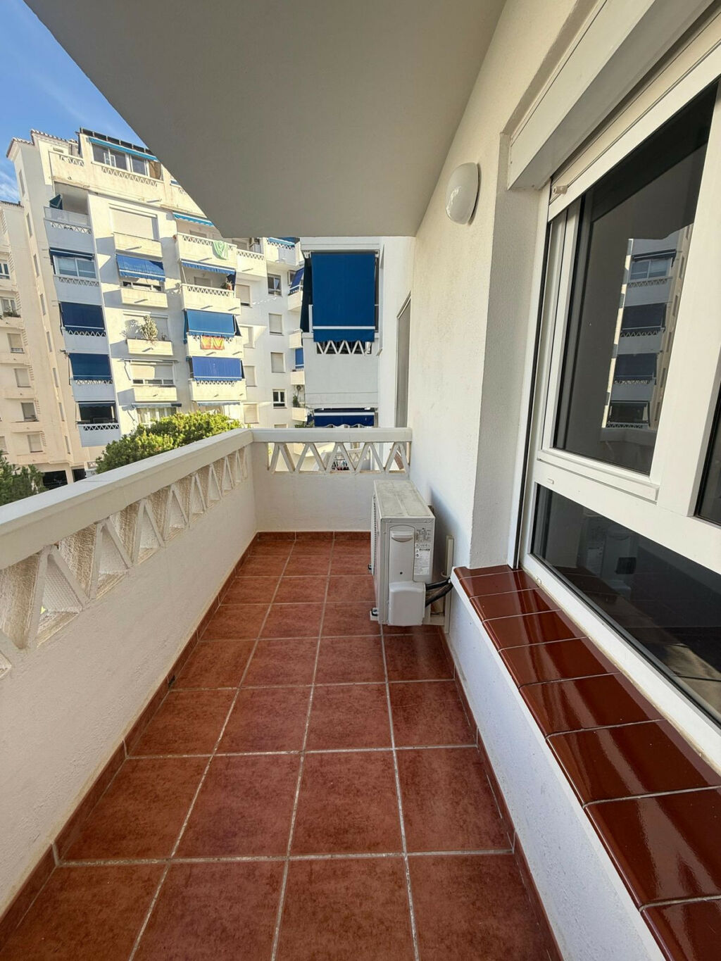Middle Floor Apartment Nueva Andalucía Málaga - image 13