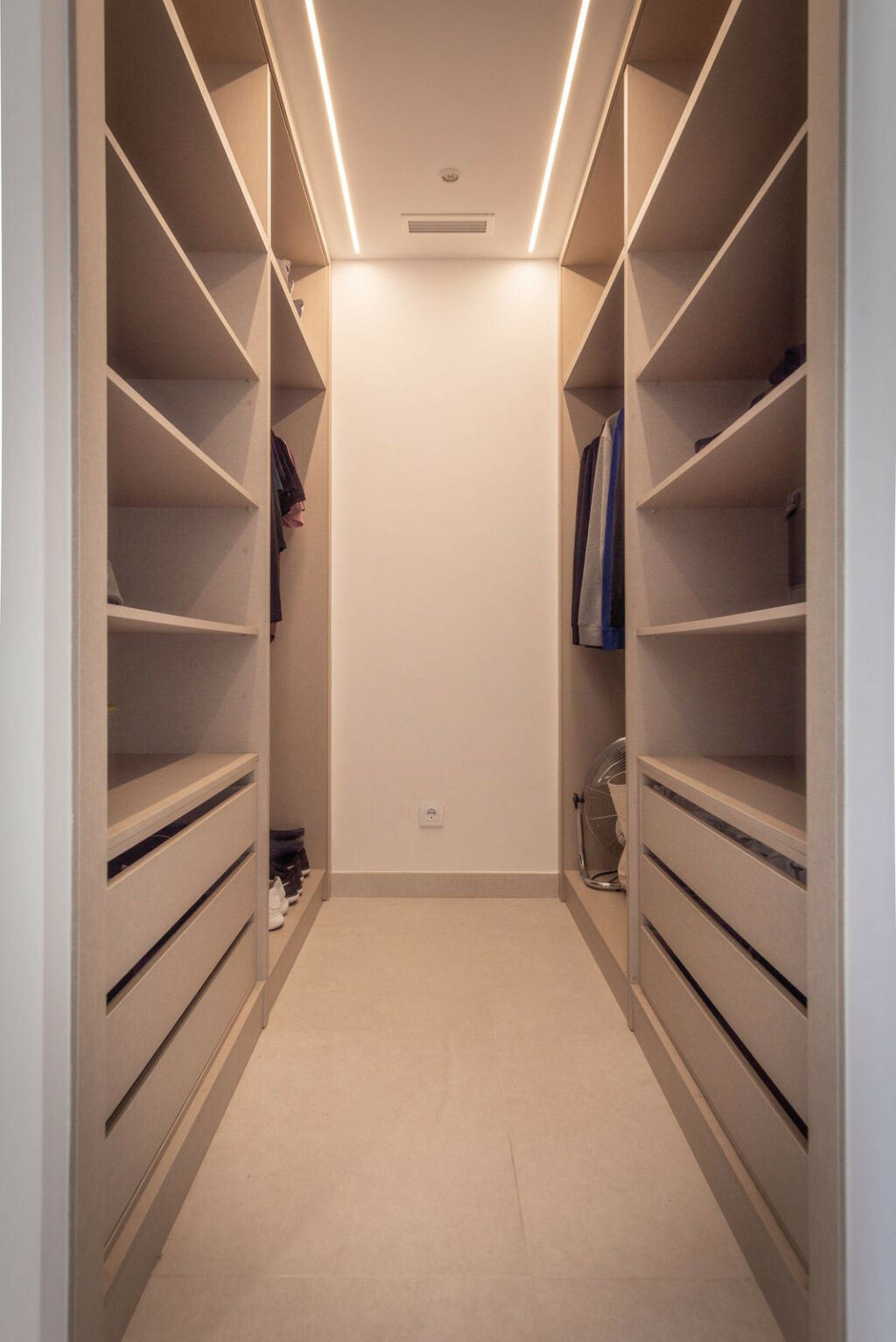 Detached Villa Estepona Málaga - image 13