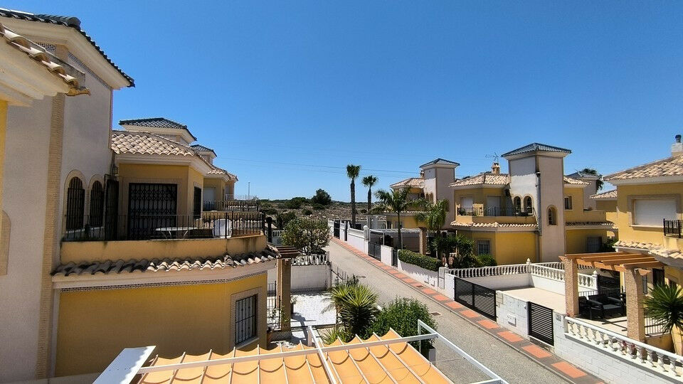 Detached Villa Algorfa Alicante - image 13