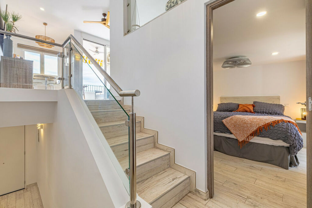 Top Floor Apartment Puerto de Cabopino Málaga - image 12