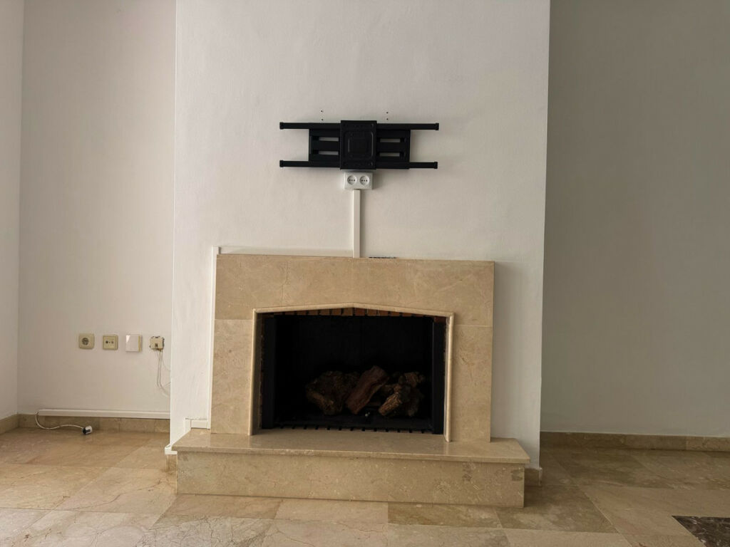 Middle Floor Apartment Las Brisas Málaga - image 13