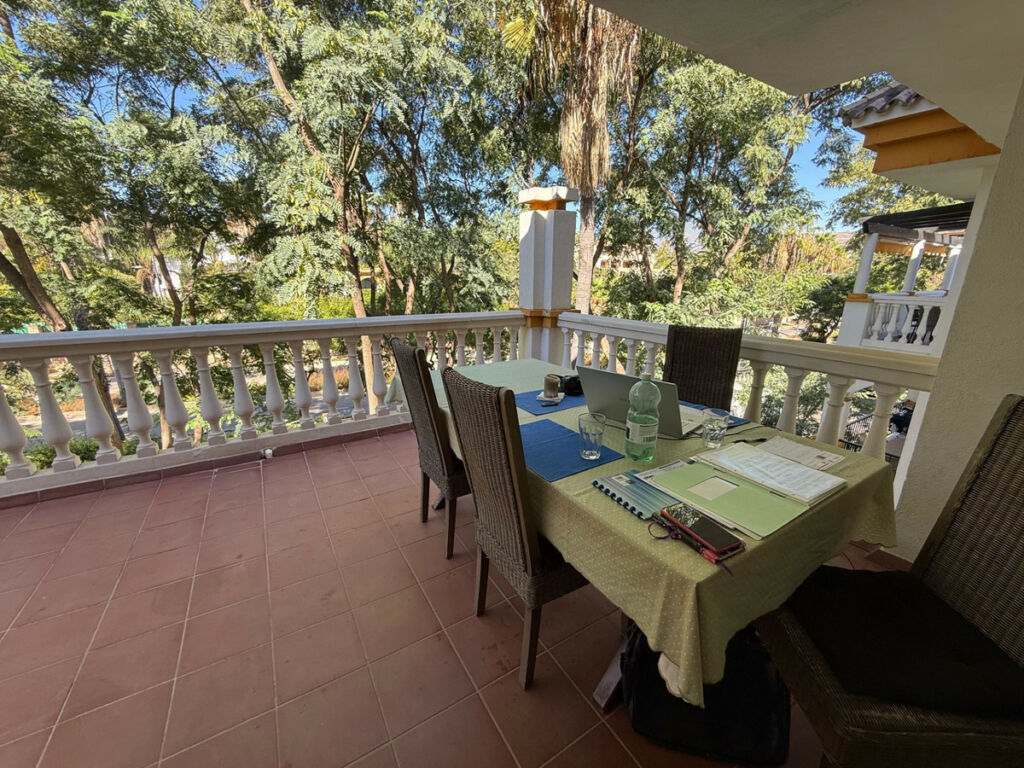 Middle Floor Apartment Nueva Andalucía Málaga - image 13