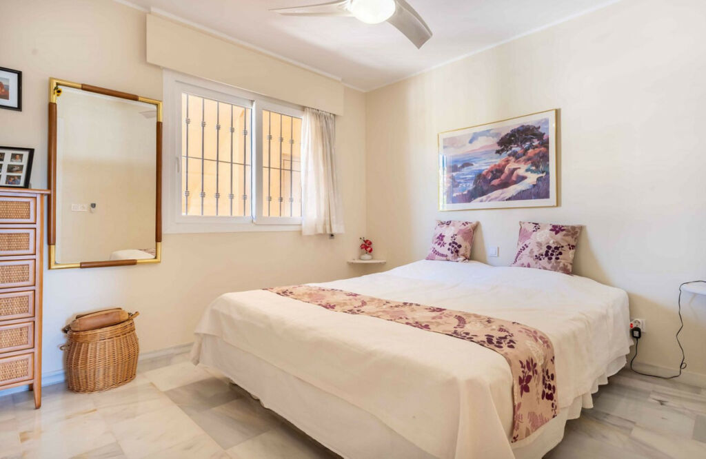 Penthouse Sierrezuela Málaga - image 13