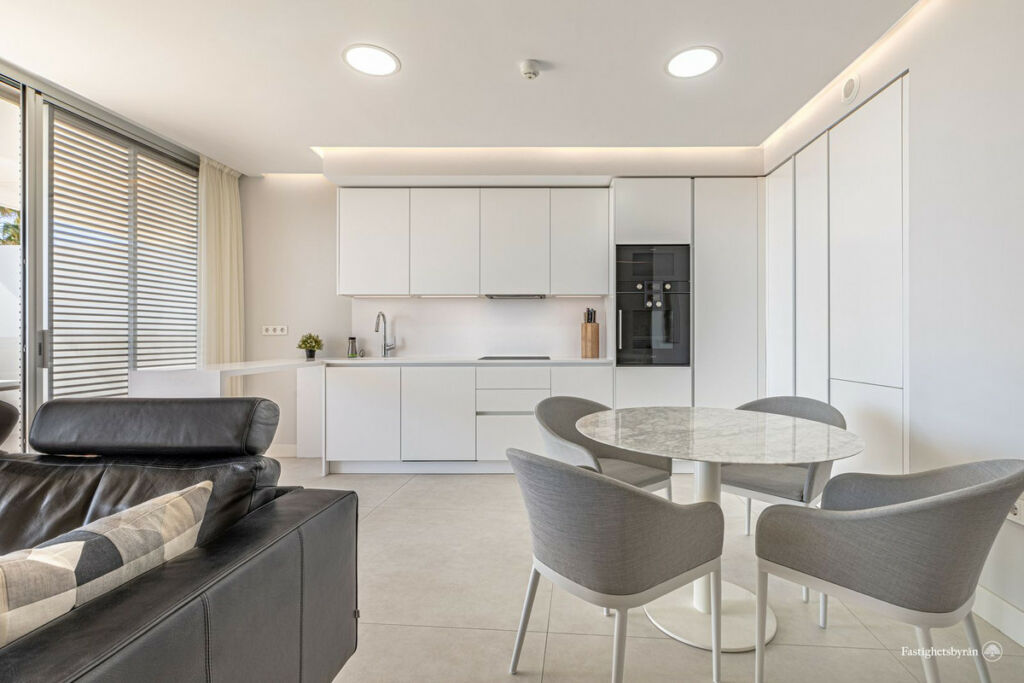 Middle Floor Apartment Estepona Málaga - image 13