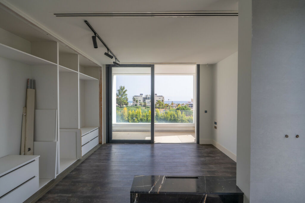 Detached Villa New Golden Mile Málaga - image 13