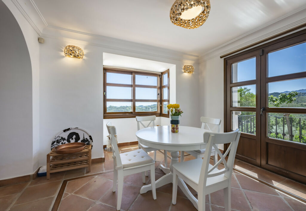 Townhouse Benahavís Málaga - image 13