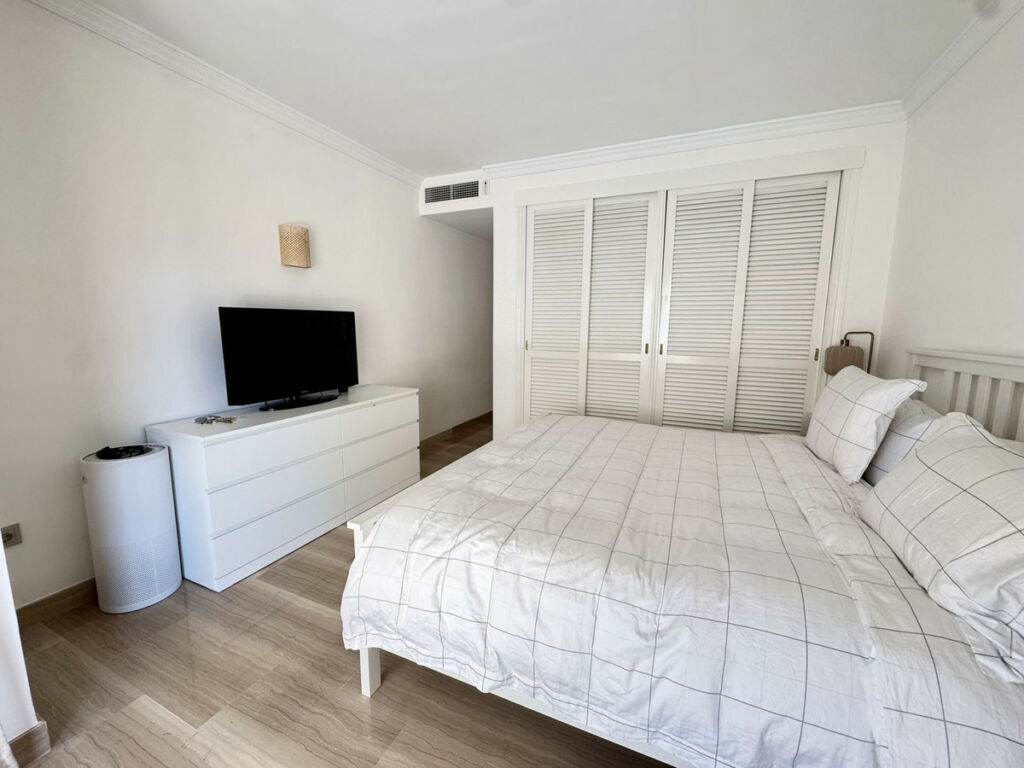 Middle Floor Apartment Elviria Málaga - image 13