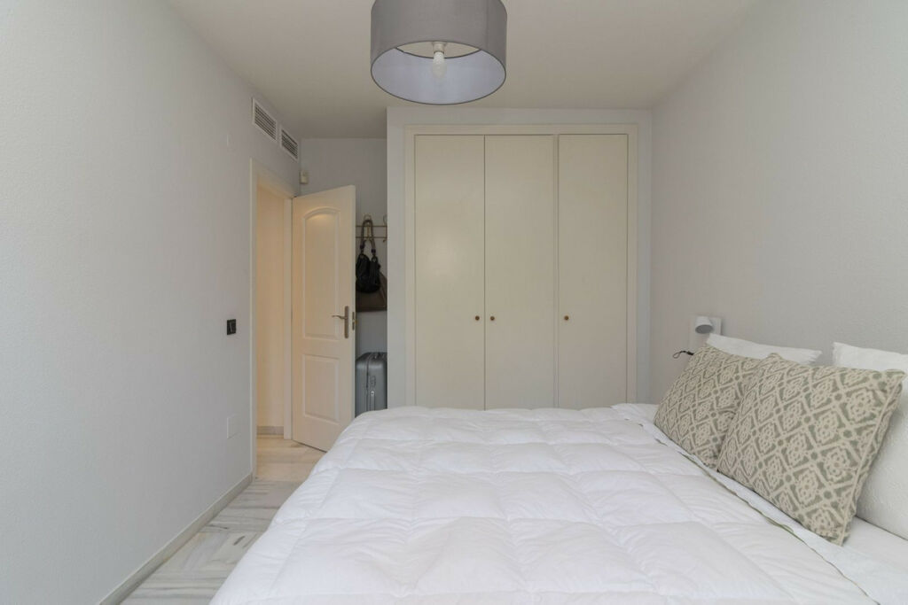 Middle Floor Apartment Benalmadena Málaga - image 13
