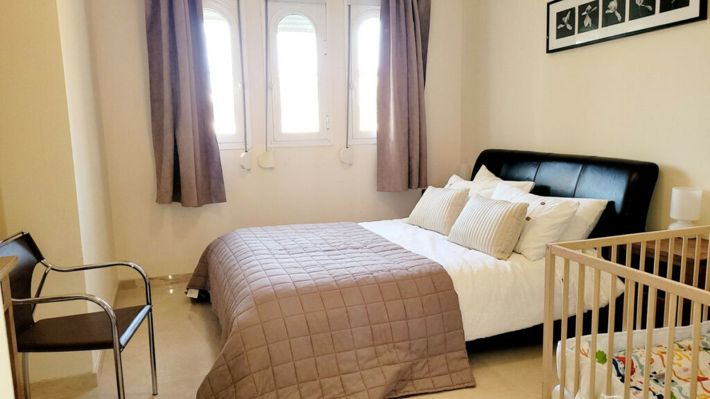 Middle Floor Apartment Benalmadena Málaga - image 13