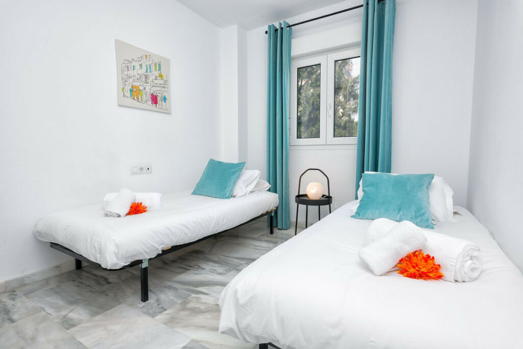 Middle Floor Apartment Calahonda Málaga - image 13