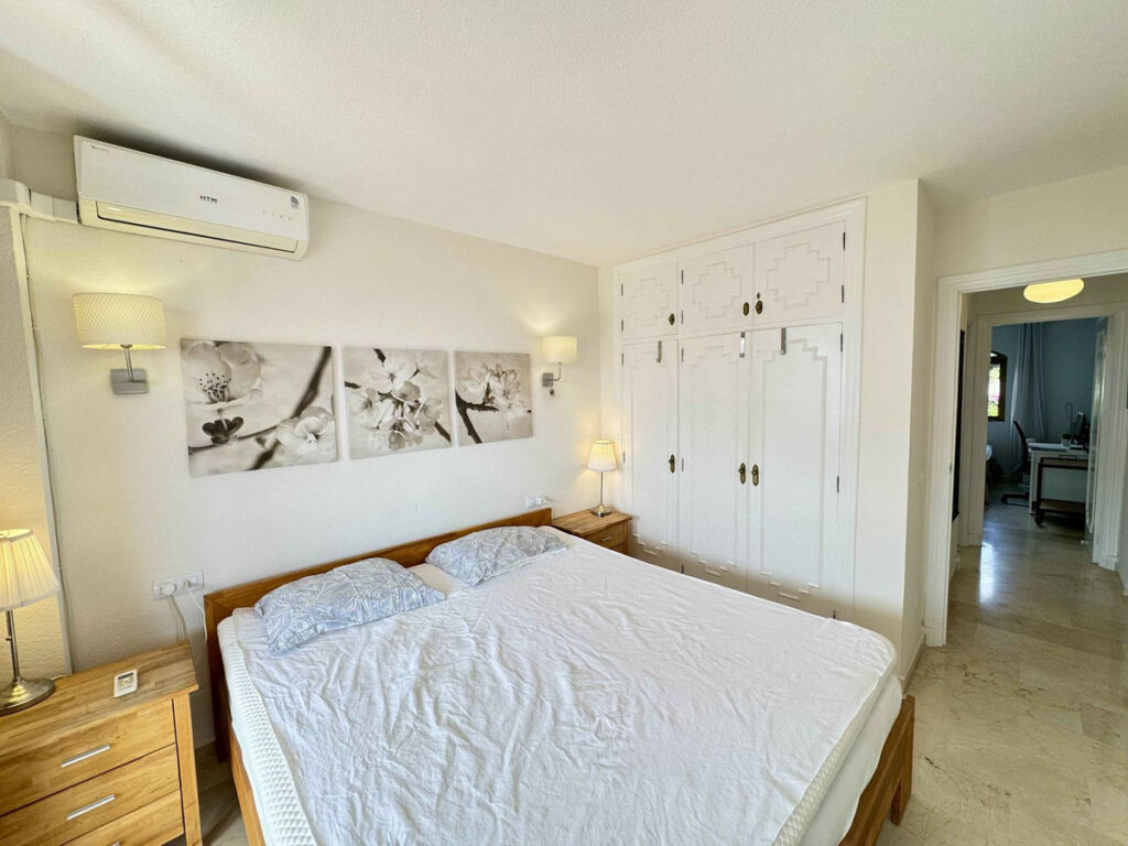 Middle Floor Apartment Riviera del Sol Málaga - image 13