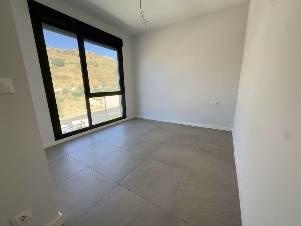 Semi-Detached House Riviera del Sol Málaga - image 13
