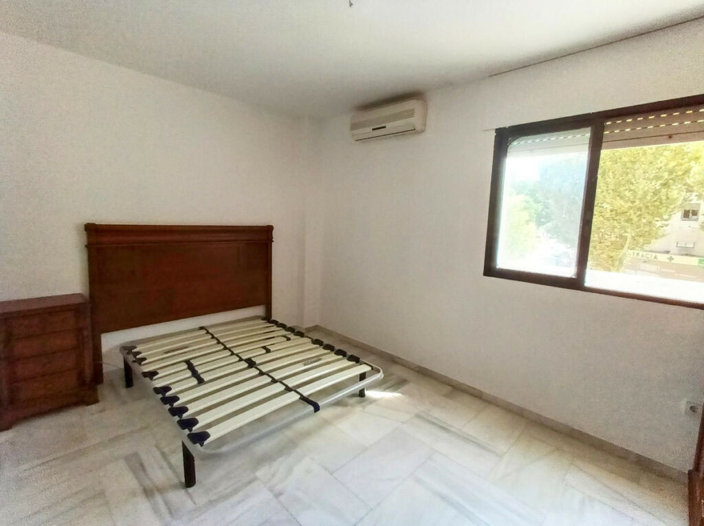 Ground Floor Apartment La Carihuela Málaga - image 13