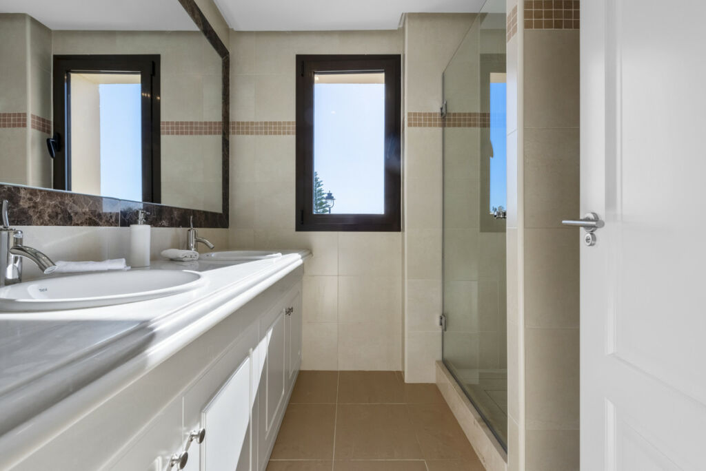 Semi-Detached House Estepona Málaga - image 13