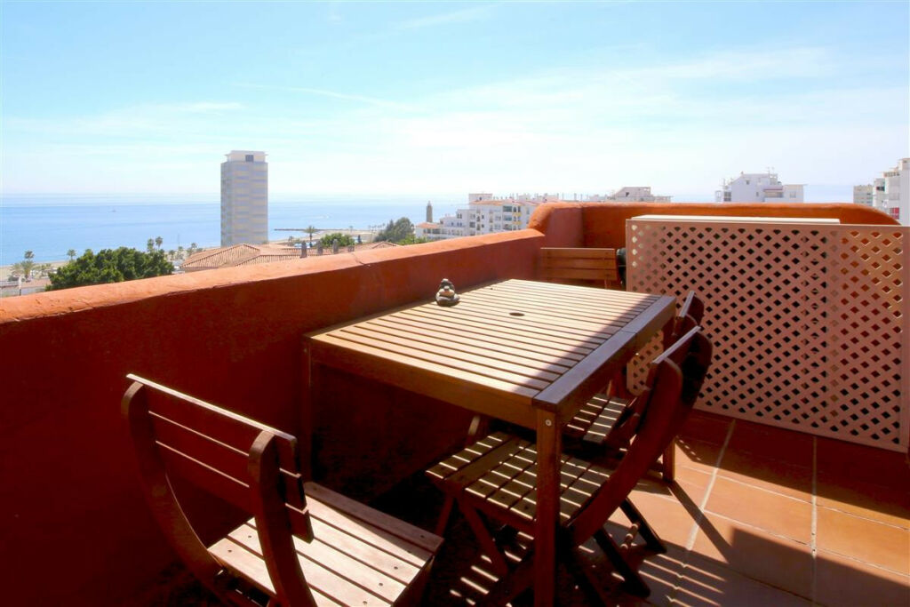 Middle Floor Apartment Estepona Málaga - image 13