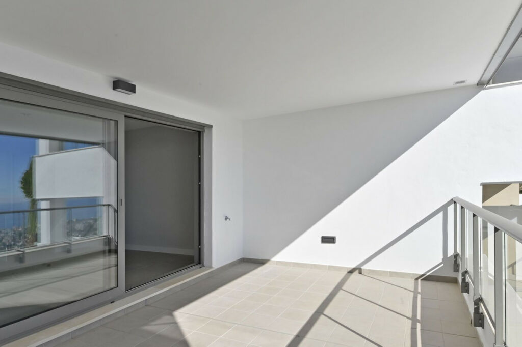 Middle Floor Apartment Benalmadena Málaga - image 12