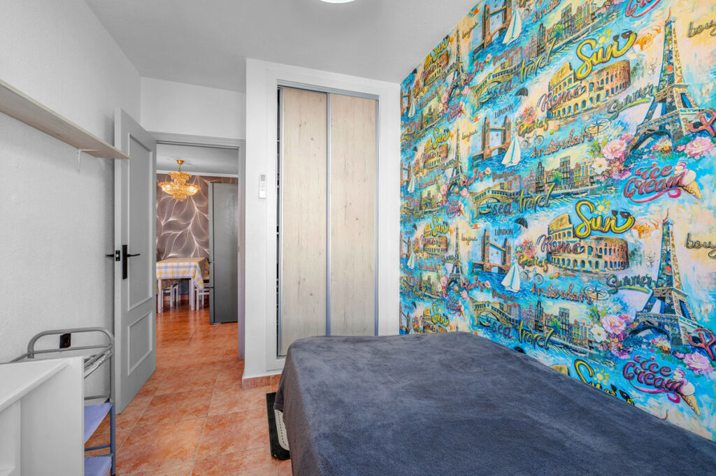 Middle Floor Apartment Torrevieja Alicante - image 13