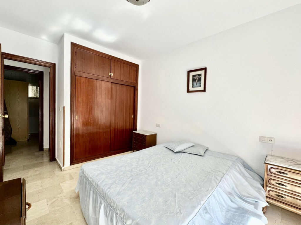 Middle Floor Apartment Fuengirola Málaga - image 12