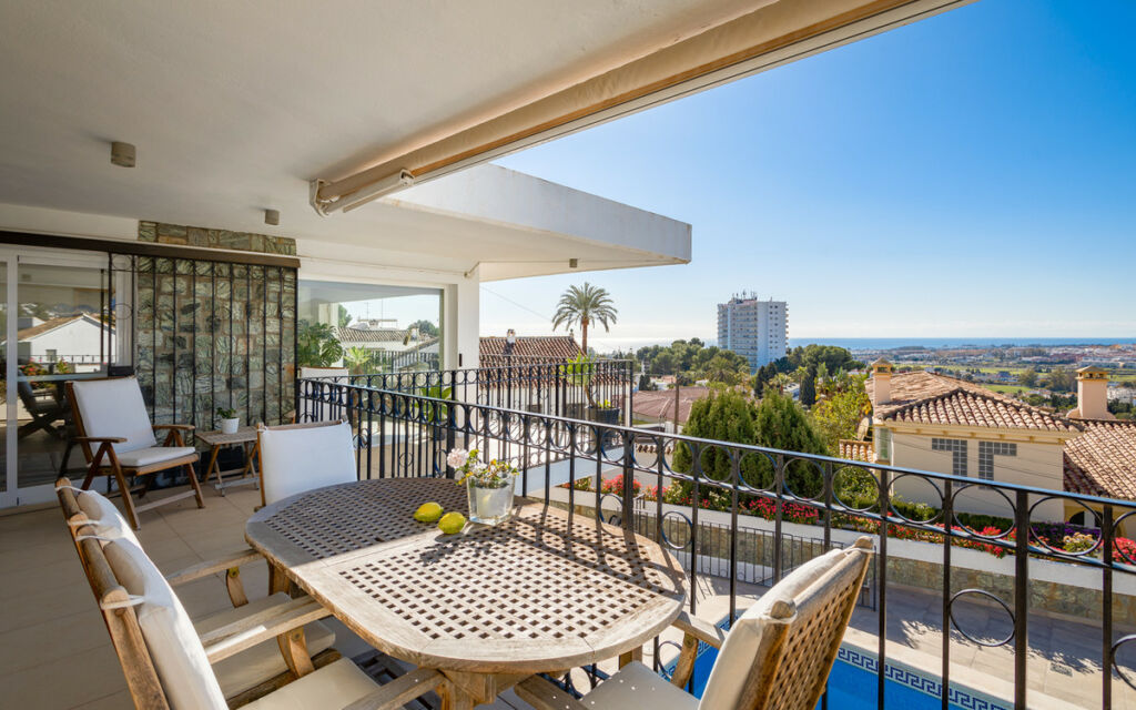 Detached Villa Nueva Andalucía Málaga - image 13