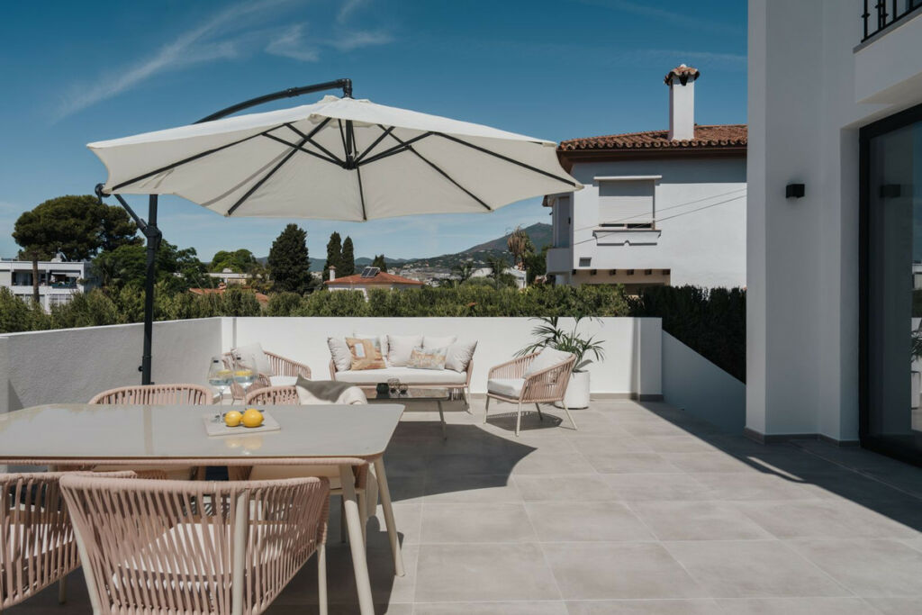 Detached Villa Nueva Andalucía Málaga - image 14