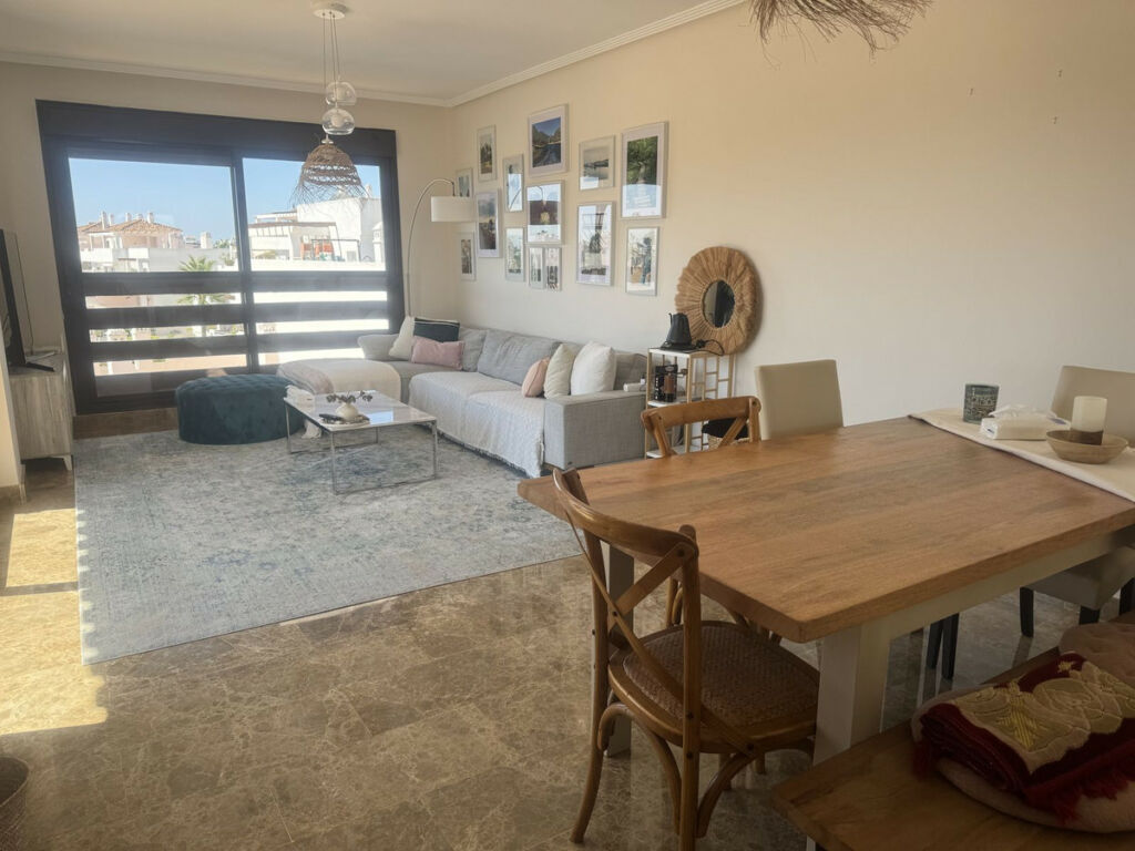 Middle Floor Apartment Selwo Málaga - image 4